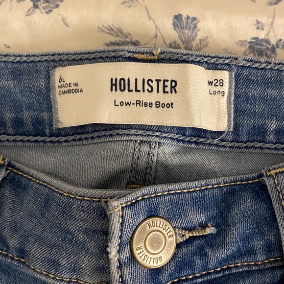 Hollister Low-Rise Boot - Picture 3 of 5